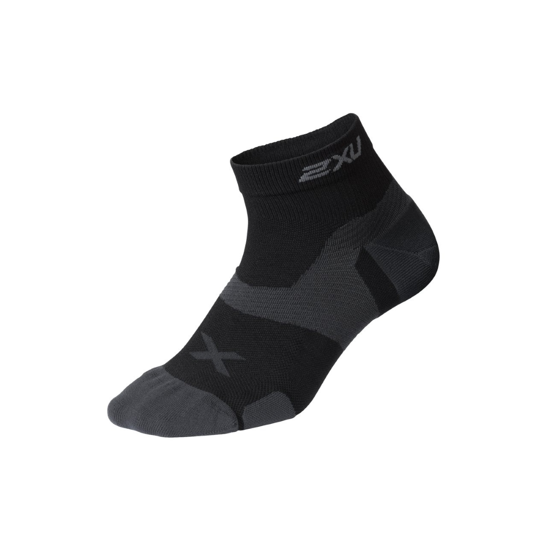 2XU VECTR CUSHION 1/4 CREW COMPRESSION SOCKS
